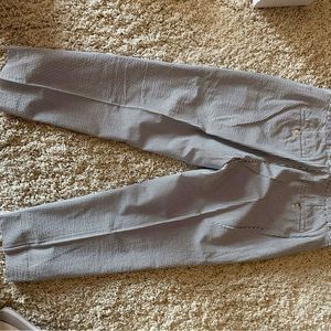 Ladies Banana Republic seersucker cropped pants size 12P navy and white stripe